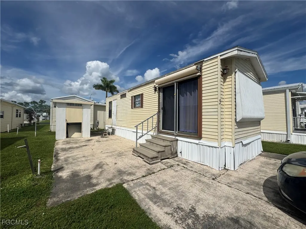5 Fountain View Boulevard, North Fort Myers, FL 33903 - Image #1