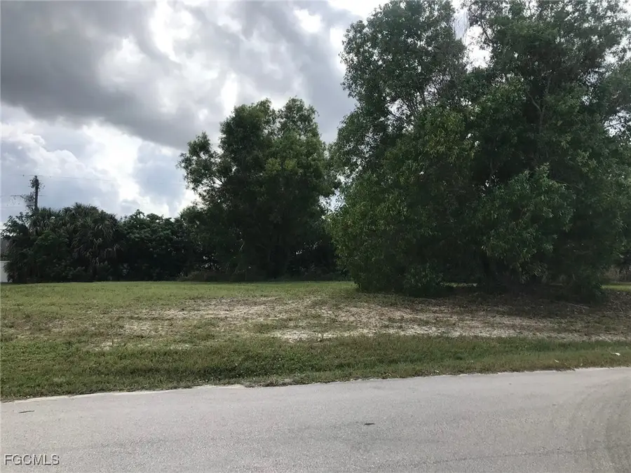 916 SE 8th Terrace, Cape Coral, FL 33990 - Image #3