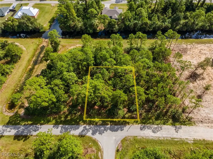 231 Thornton Avenue S, Lehigh Acres, FL 33974 - Image #2