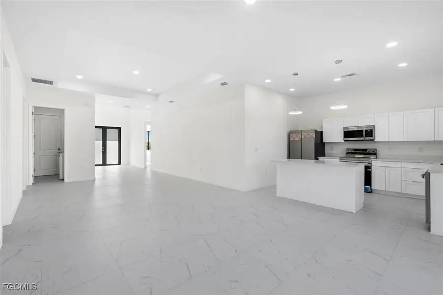 1021 Chiquita Boulevard N, Cape Coral, FL 33993 - Image #2