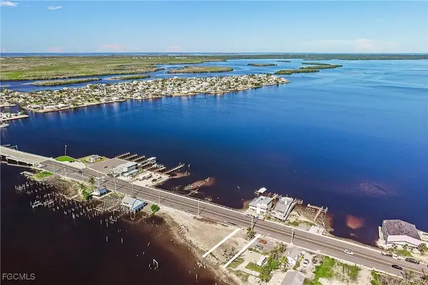 4225-4227 Pine Island Road Nw, Matlacha, FL 33993