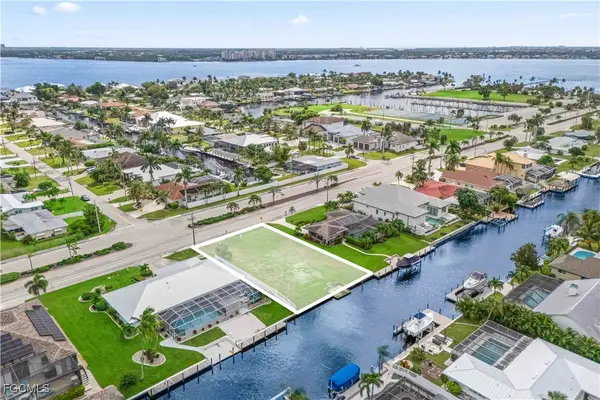 5702 Driftwood Parkway, Cape Coral, FL 33904