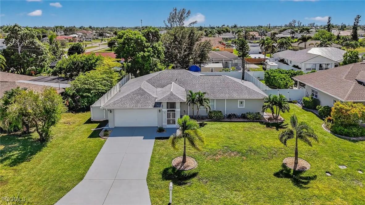 624 SE 19th Lane, Cape Coral, FL 33990 - Image #1