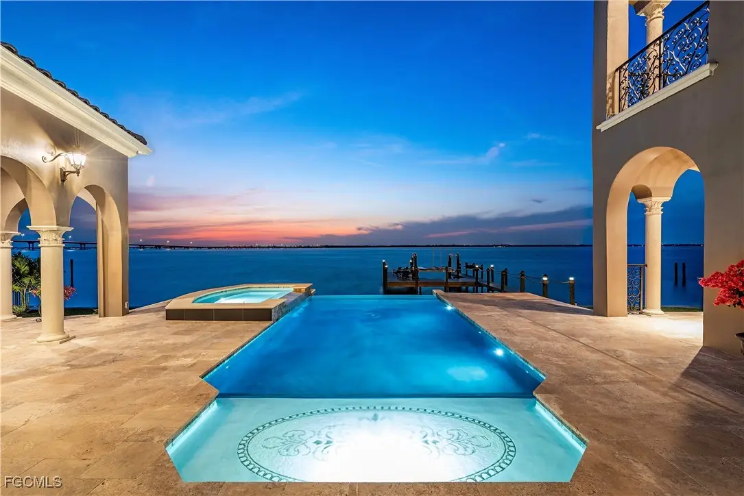 3914 W Riverside Drive, Fort Myers, FL 33901 - Image #1