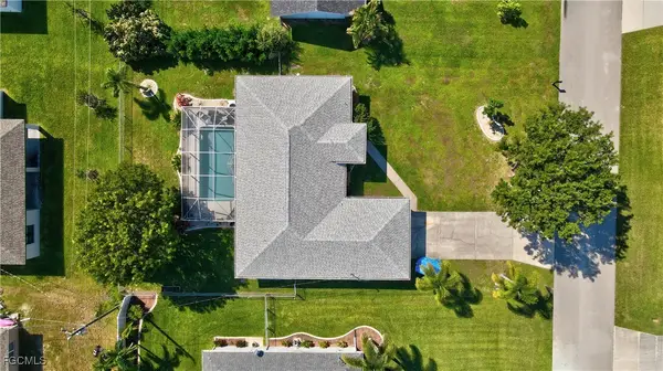 1702 SW 12th Lane, Cape Coral, FL 33991