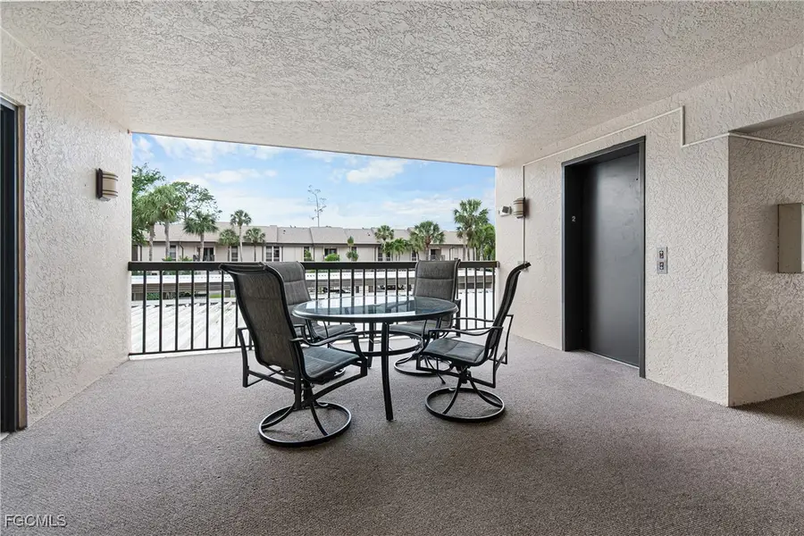 5905 Trailwinds Drive #824, Fort Myers, FL 33907 - Image #3