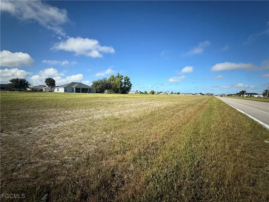 622 Diplomat Parkway W, Cape Coral, FL 33993 - Image #3
