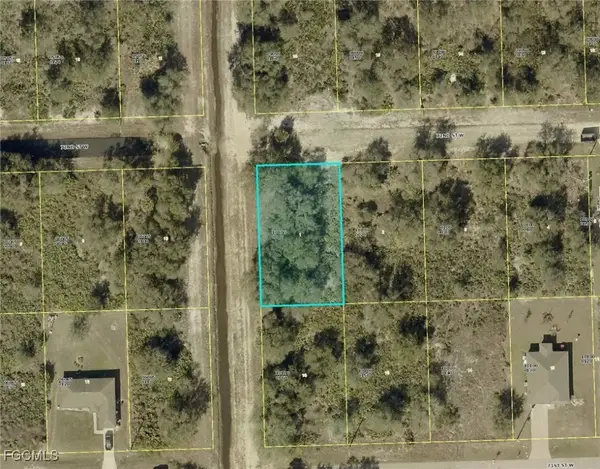 2527 72nd Street W, Lehigh Acres, FL 33971