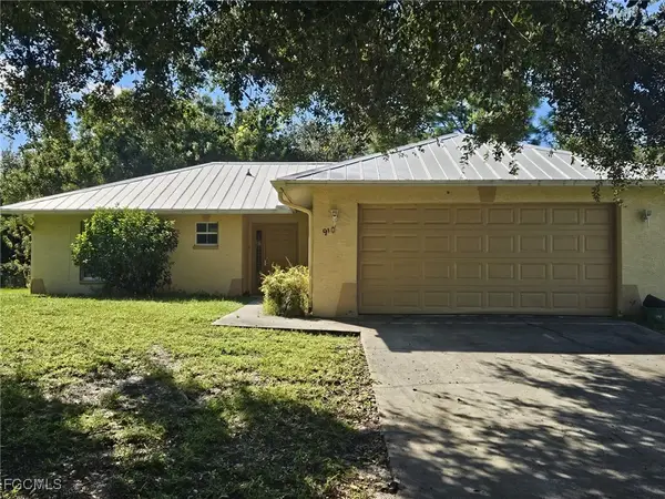 910 Naples Avenue S, Lehigh Acres, FL 33974