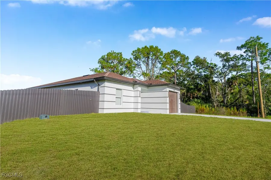 5107 Vera Avenue N, Lehigh Acres, FL 33971 - Image #3