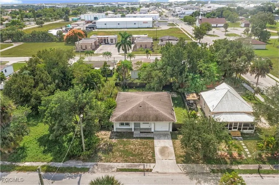 2810 Dunbar Avenue, Fort Myers, FL 33916 - Image #2