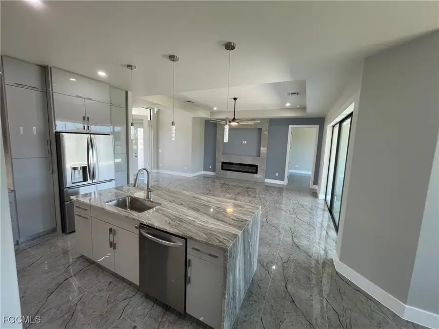 102 SW 36th Place, Cape Coral, FL 33991 - Image #2