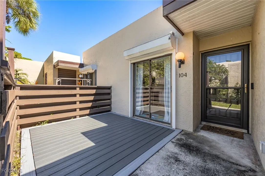 104 Pinebrook Drive, Fort Myers, FL 33907 - Image #1