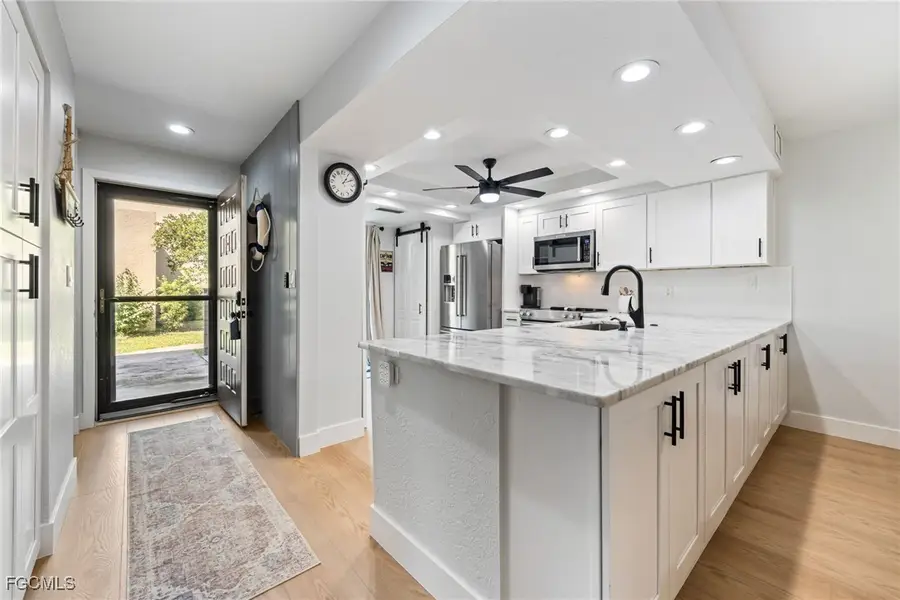 104 Pinebrook Drive, Fort Myers, FL 33907 - Image #2