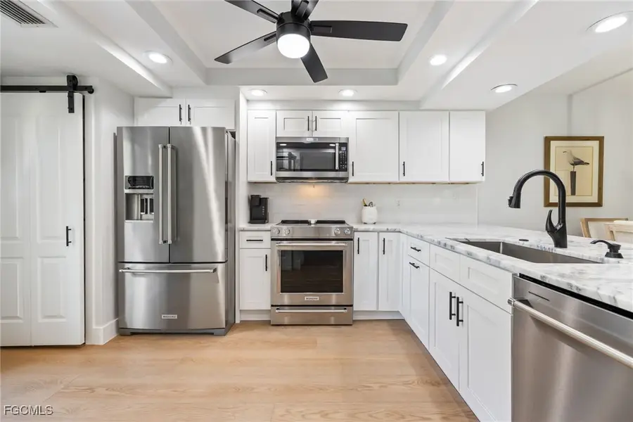 104 Pinebrook Drive, Fort Myers, FL 33907 - Image #3