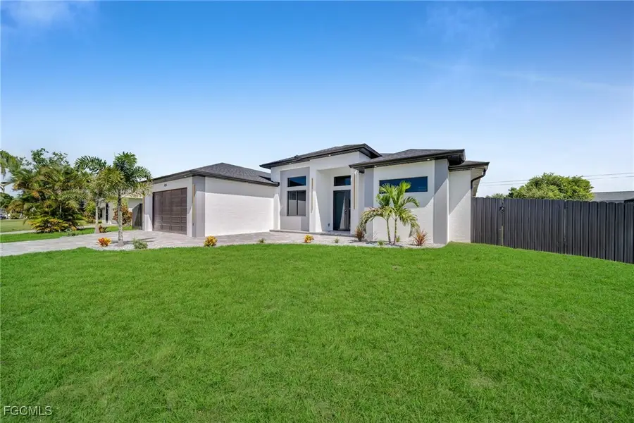 805 SW 10th Place, Cape Coral, FL 33991 - Image #2