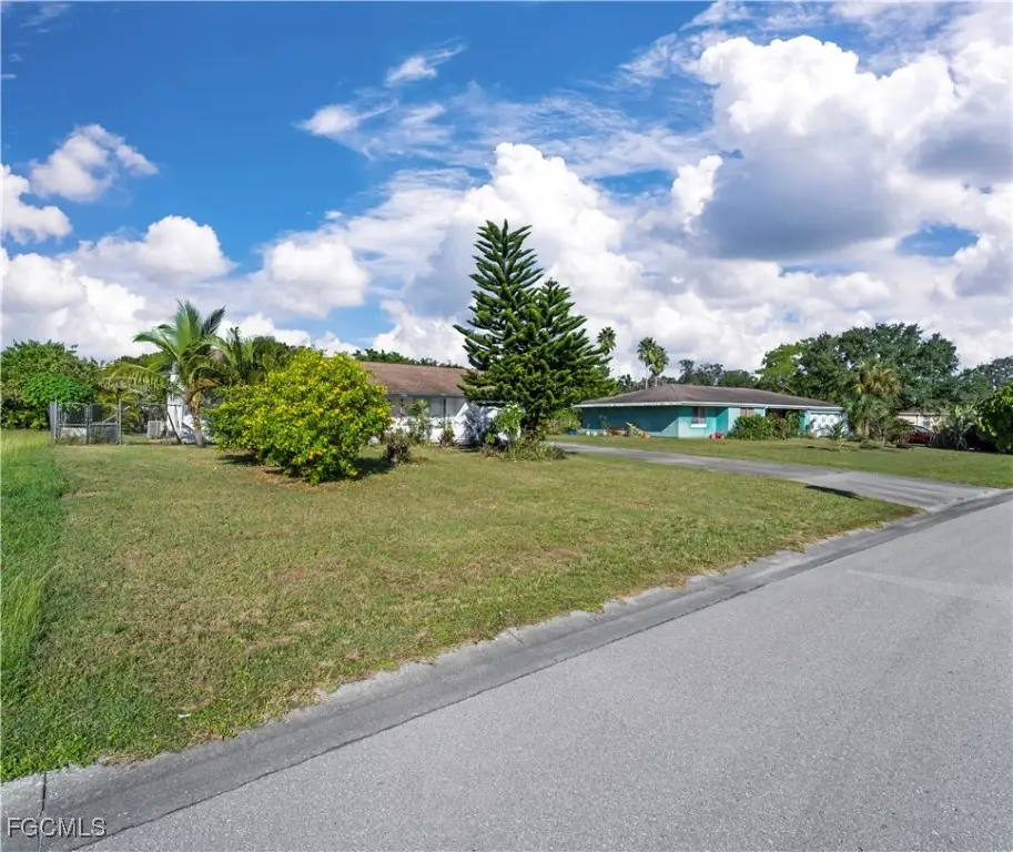 4056 S Edgewater Circle, Labelle, FL 33935 - Image #1
