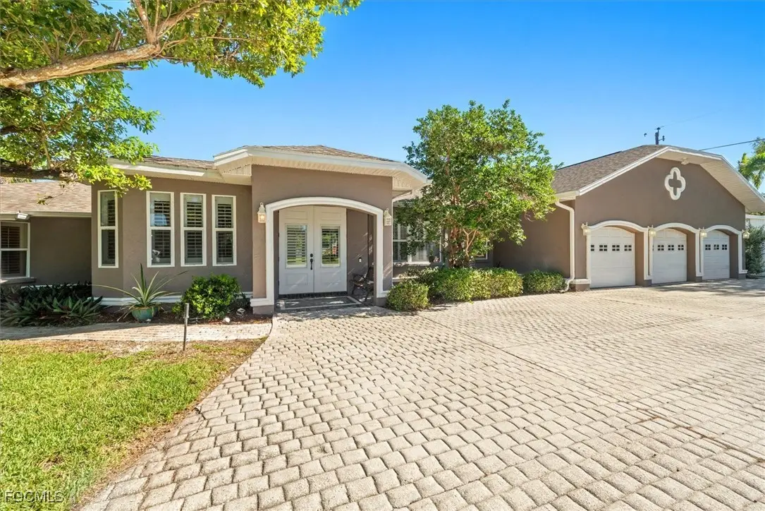 729 Dean Way, Fort Myers, FL 33919 - Image #1