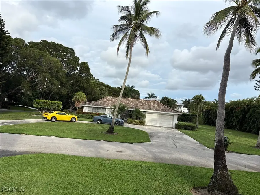 690 Murex Drive, Naples, FL 34102 - Image #2