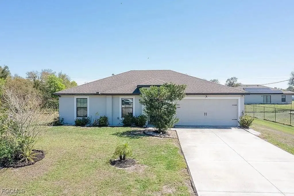 819 La Salle Avenue, Fort Myers, FL 33913 - Image #1