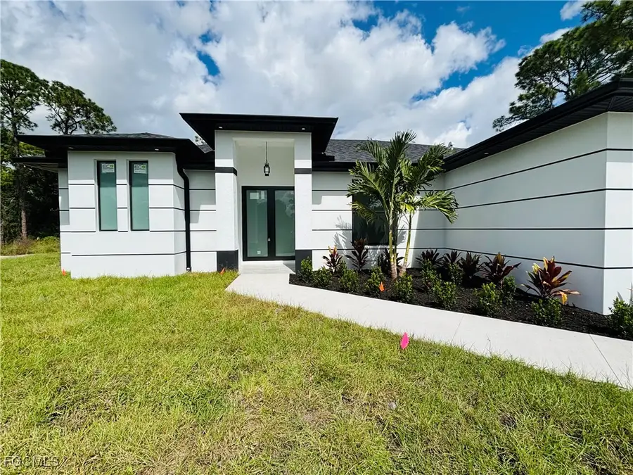 863 Haskell Street E, Lehigh Acres, FL 33974 - Image #2