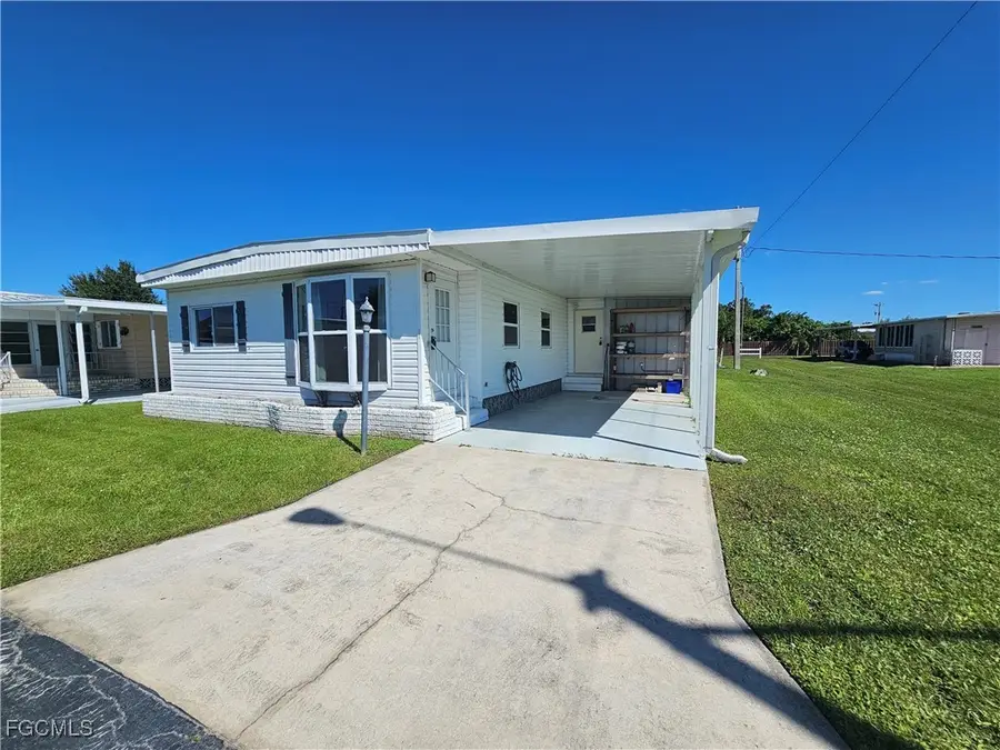 559 Winning Way, North Fort Myers, FL 33917 - Image #2