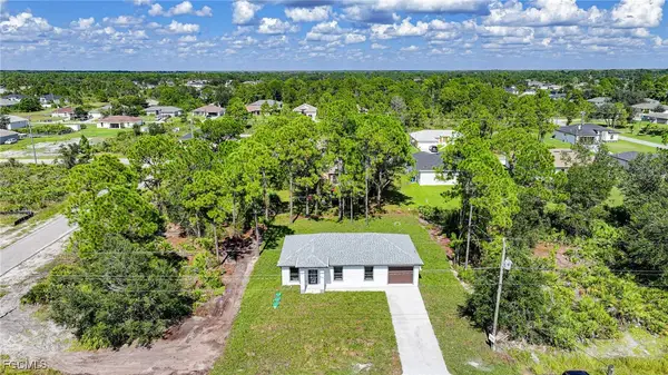 2618 41st Street W, Lehigh Acres, FL 33971