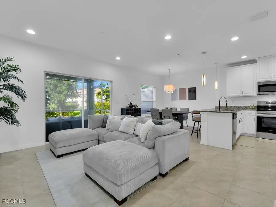 12526 Laurel Cove Drive, Fort Myers, FL 33913 - Image #3