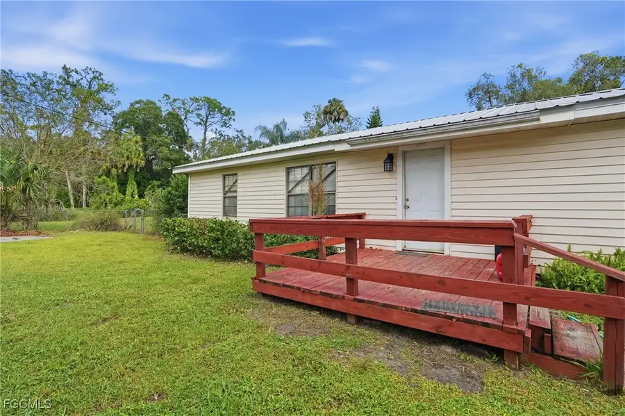 868 Avalon Avenue, Labelle, FL 33935 - Image #3
