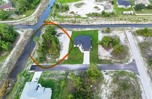 3101 Vilma Avenue S, Lehigh Acres, FL 33976