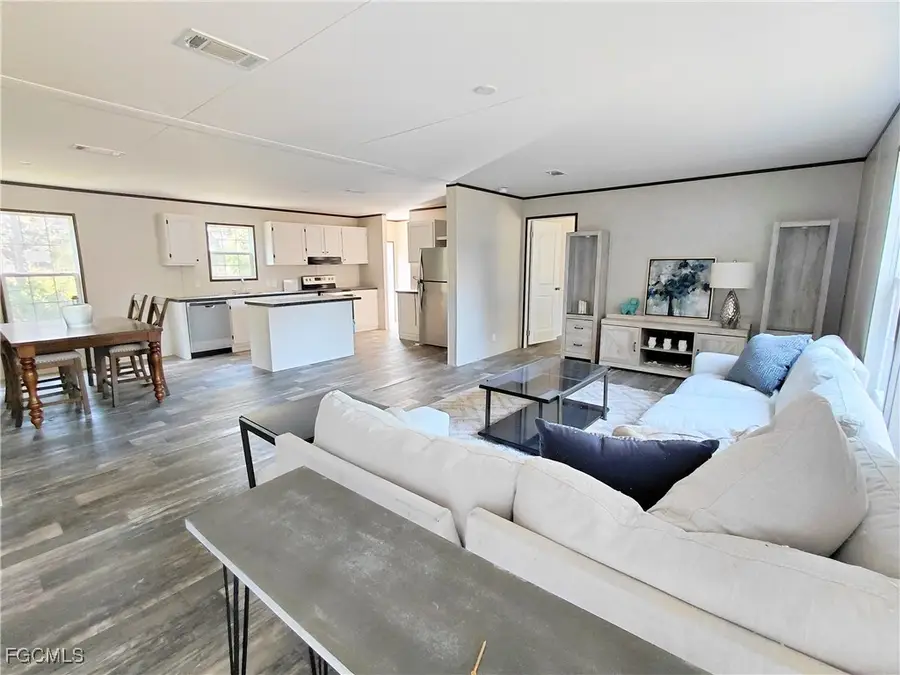 860 N Live Oak Street, Clewiston, FL 33440 - Image #2