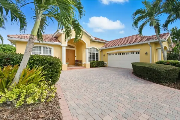 9836 Los Altos Court, Fort Myers, FL 33919