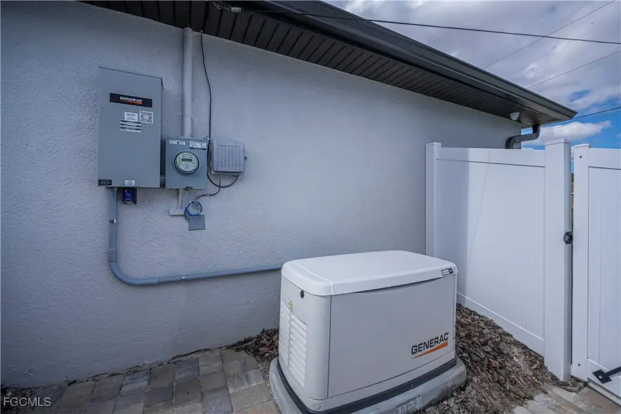 402 NW 18th Terrace, Cape Coral, FL 33993 - Image #2