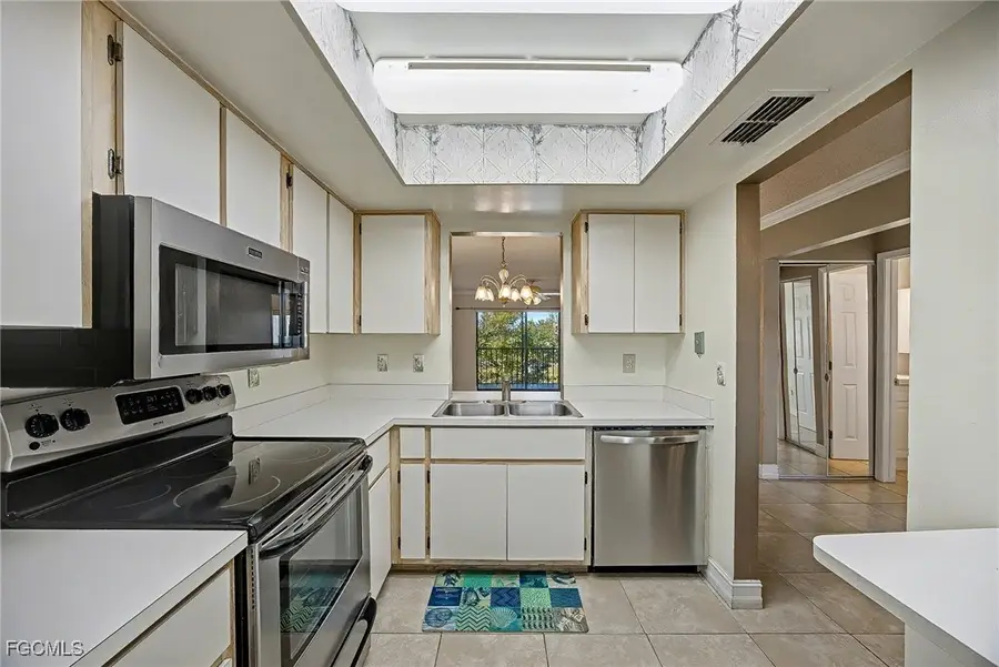 423 Cape Coral Parkway W #202, Cape Coral, FL 33914 - Image #2