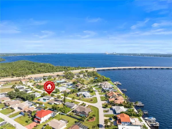 2514 SE 26th Avenue, Cape Coral, FL 33904