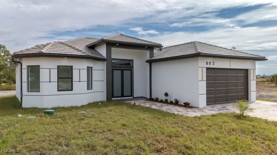 802 Pine Avenue, Lehigh Acres, FL 33972 - Image #2