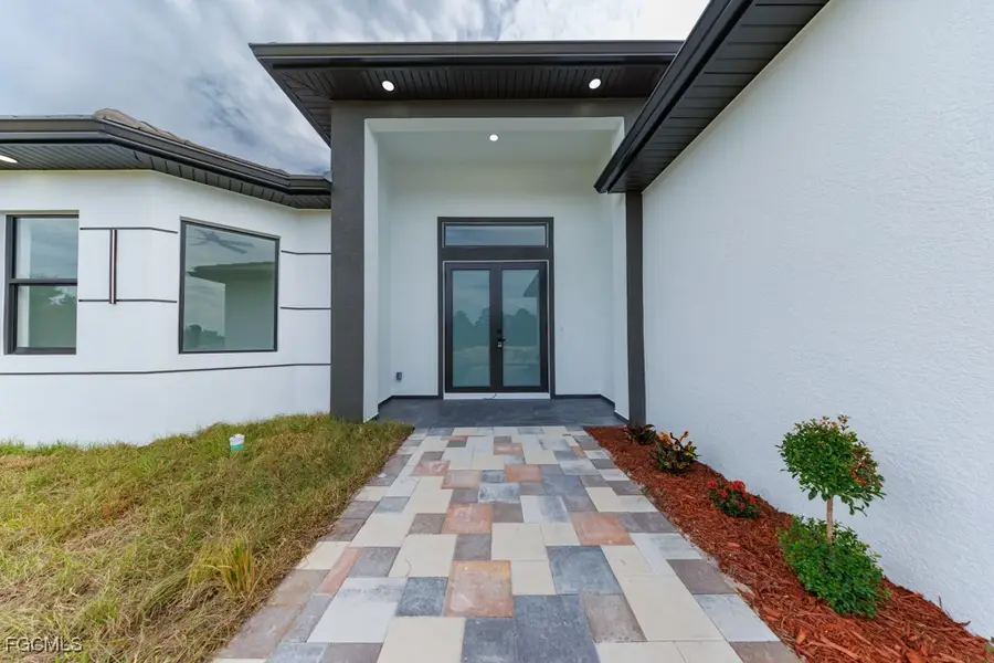 802 Pine Avenue, Lehigh Acres, FL 33972 - Image #3