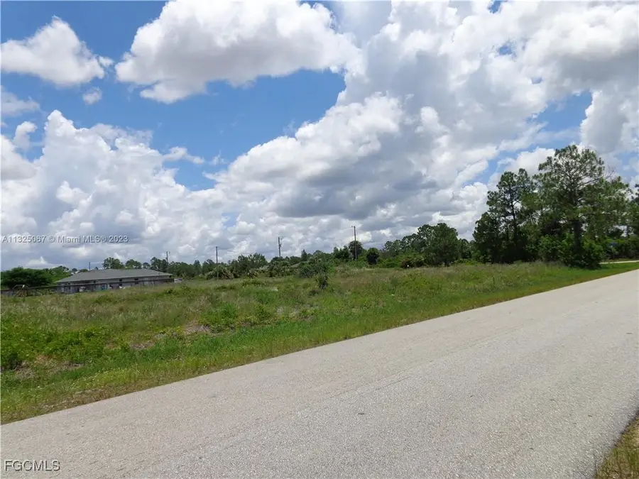 1071 Halby Avenue S, Lehigh Acres, FL 33974 - Image #2