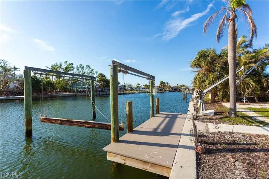 20 Sunview Boulevard, Fort Myers Beach, FL 33931 - Image #2