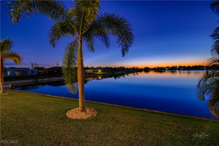 401 NE 19th Place, Cape Coral, FL 33909 - Image #2