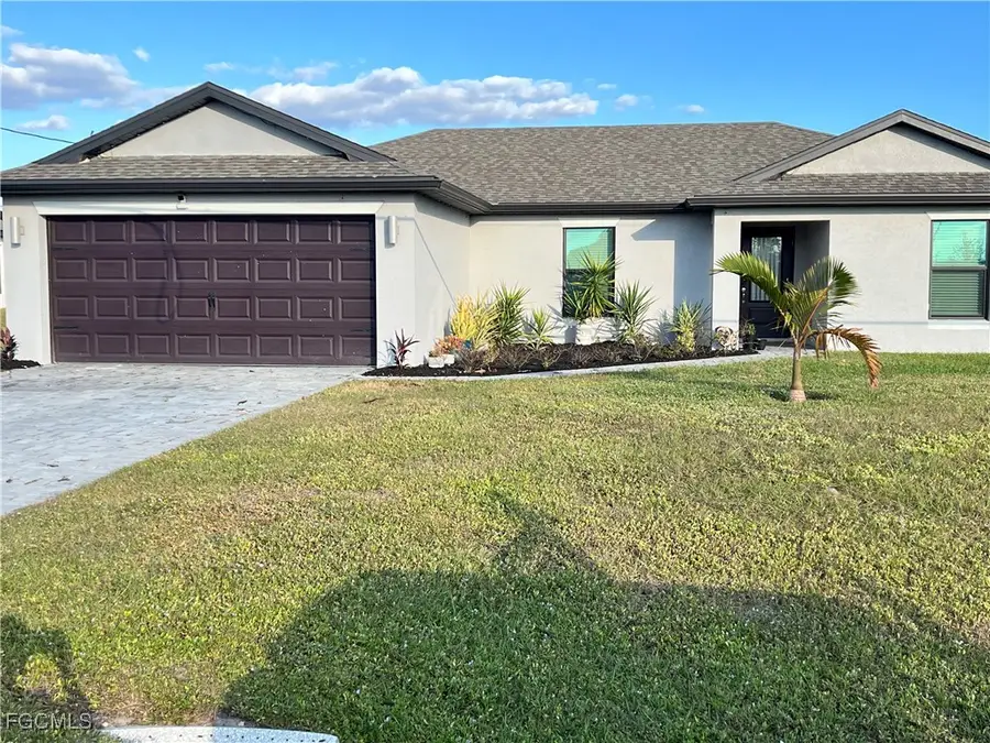 865 Yellowbird Drive, Fort Myers, FL 33913 - Image #2