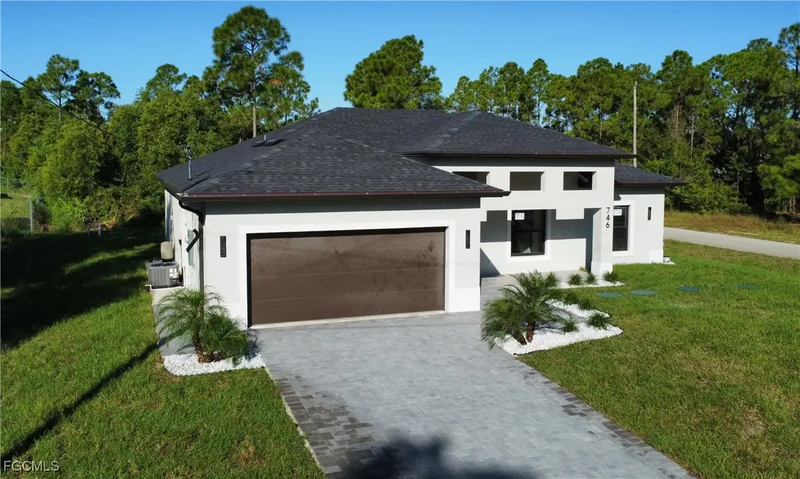 746 Courtland Avenue S, Lehigh Acres, FL 33974 - Image #1