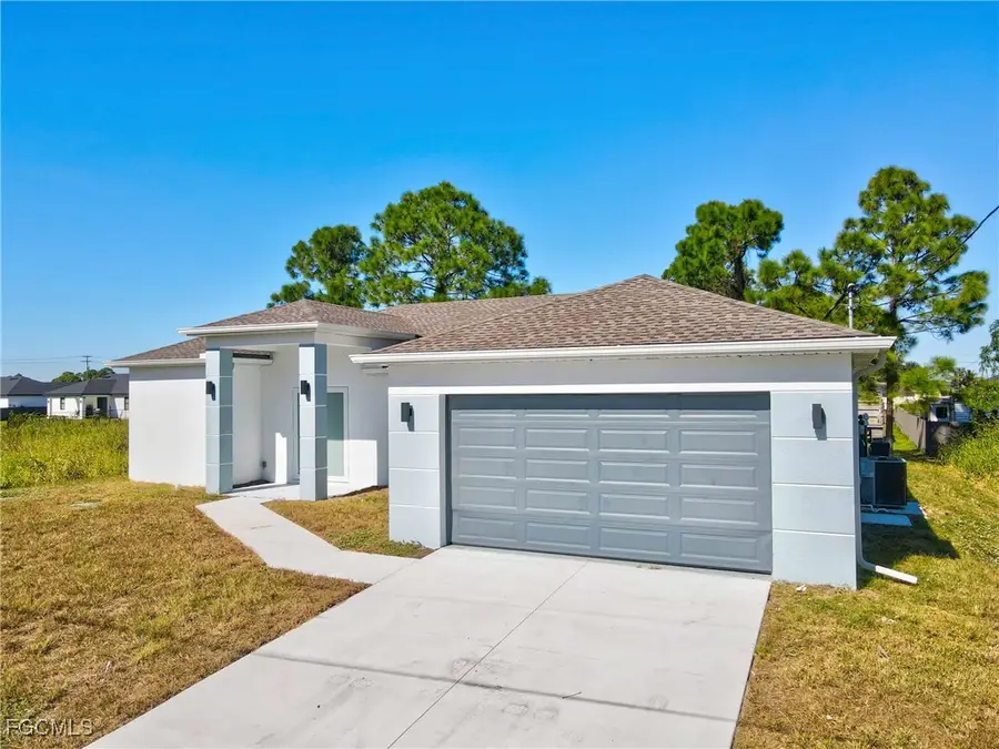 3022 33rd Street Sw, Lehigh Acres, FL 33976 - Image #2