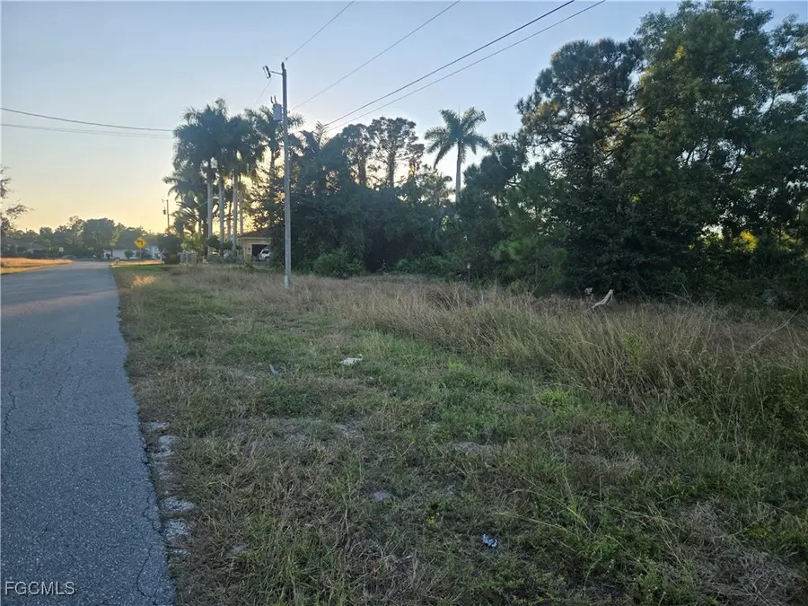 521 Denbigshire Street, Lehigh Acres, FL 33974 - Image #3