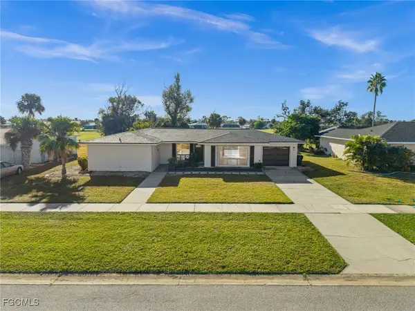 33 Golfview Place, Rotonda West, FL 33947