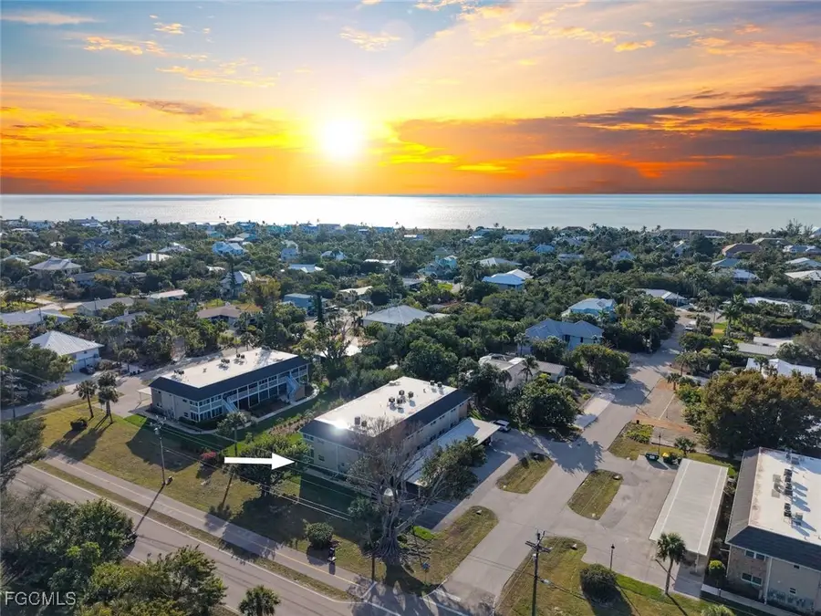 561 Periwinkle Way #E4, Sanibel, FL 33957 - #2