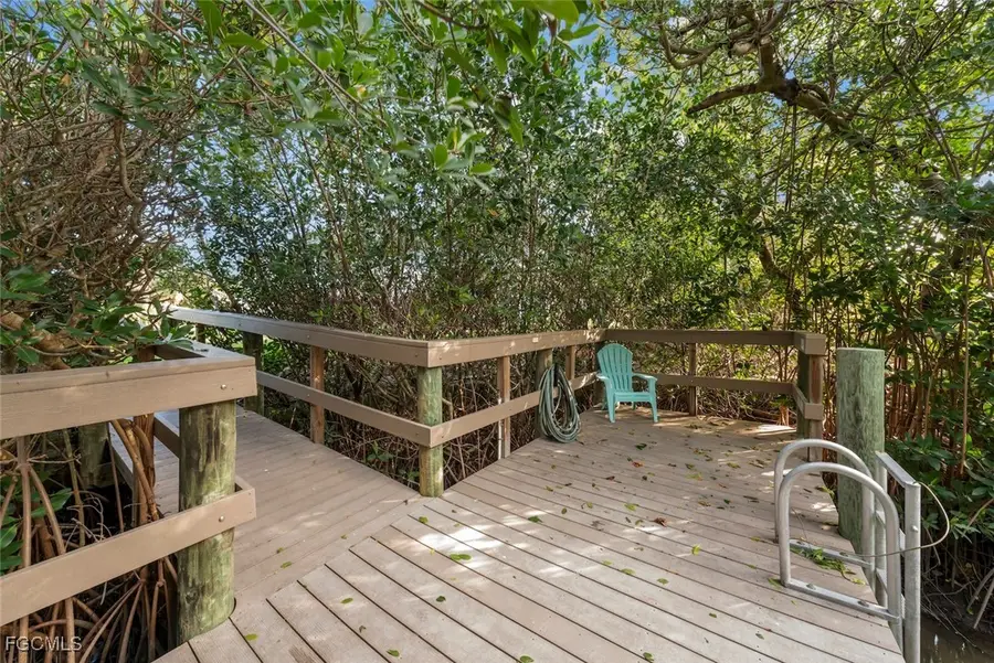 561 Periwinkle Way #E4, Sanibel, FL 33957 - #3