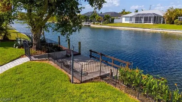 2207 NE 1st Terrace, Cape Coral, FL 33909
