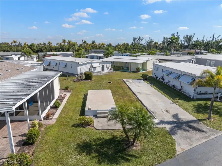 270 Yorkshire Avenue, Fort Myers, FL 33908 - Image #2