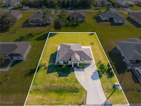 216 Des Cartes Street, Fort Myers, FL 33913